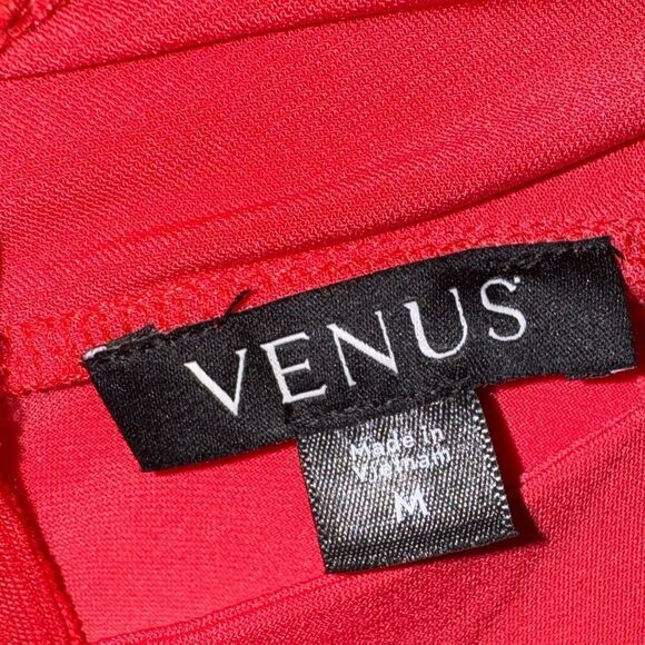 Brand new gorgeous Venus dress in a beautiful pink size medium - Picture 4 of 4